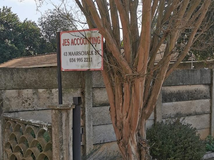 JES Accounting Services signboard at 43 Maarschalk Street, Paulpietersburg